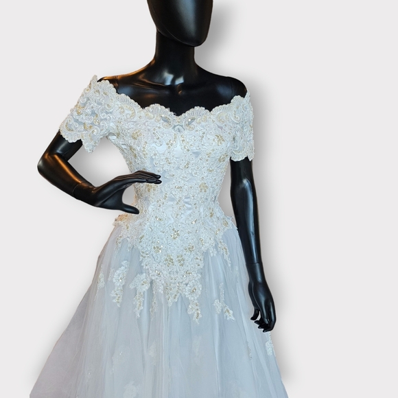 Vintage White Mon Cheri Ballgown Wedding Dress - Picture 8 of 15